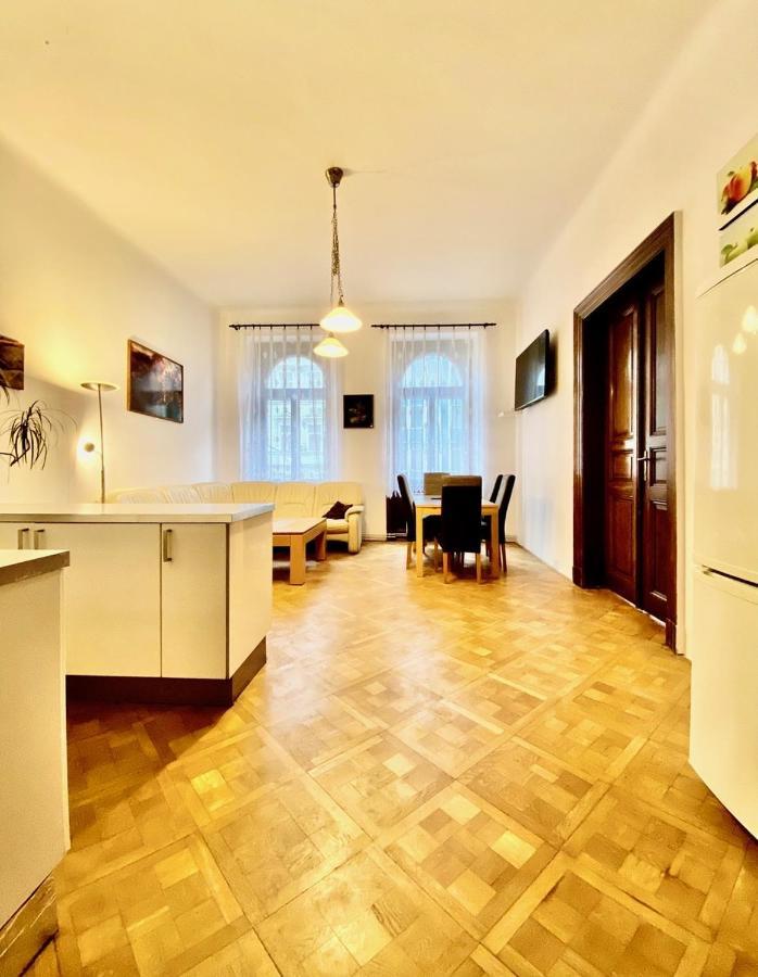 Spacious Cozy Apartments In Centre Prag Exterior foto